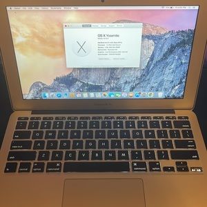 MacBook Air 11 Inch (Early 2014) with Charger